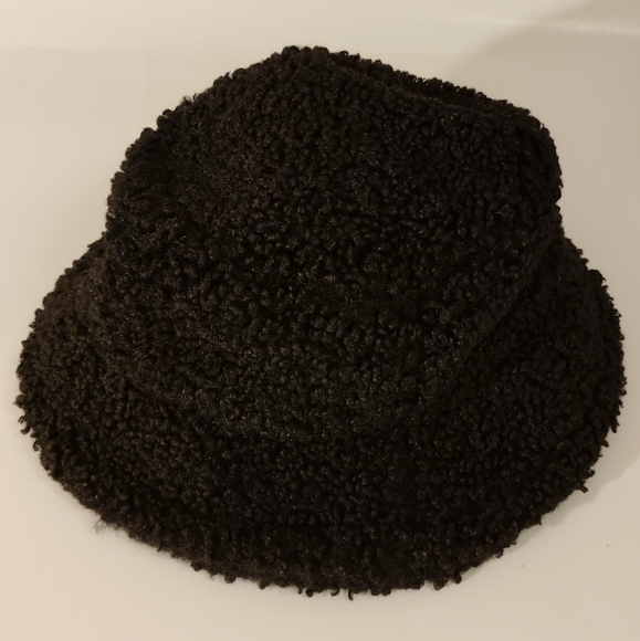 Black Textured Bucket Hat - Picture 5 of 12